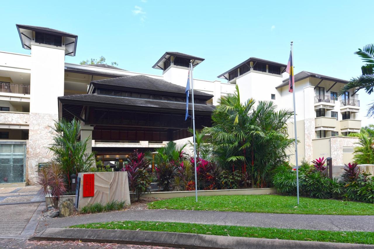 Private Apartments In The Temple Beachfront Resort Palm Cove Exterior foto