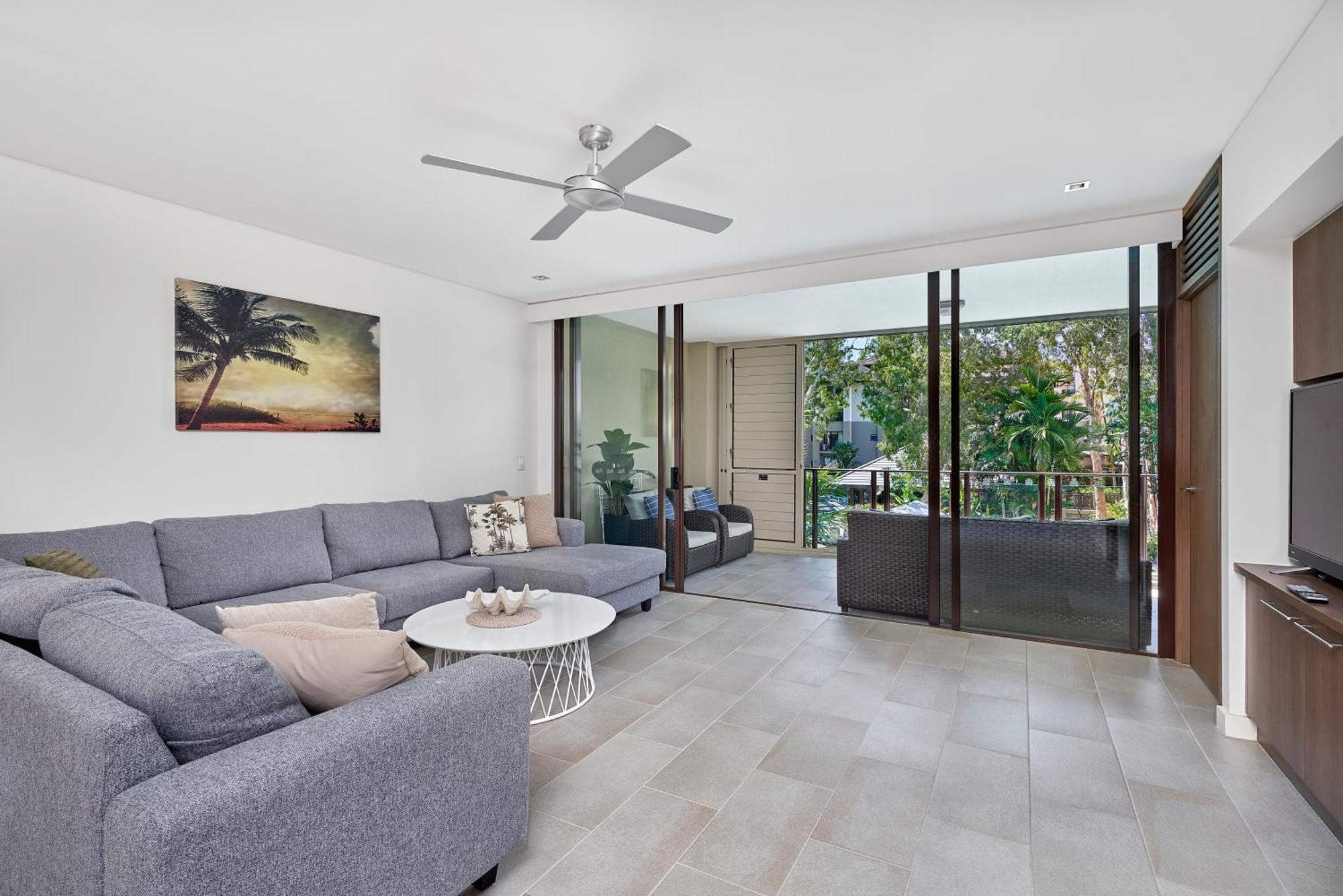 Private Apartments In The Temple Beachfront Resort Palm Cove Quarto foto