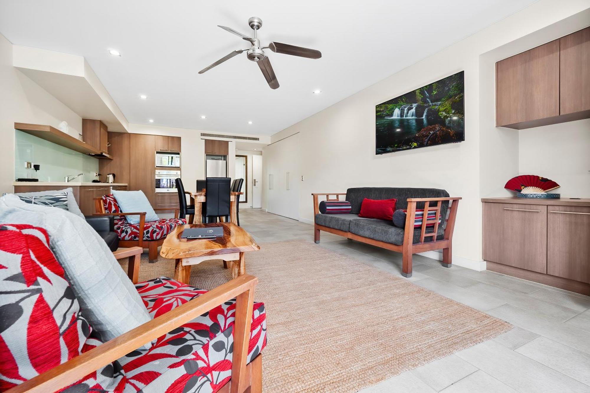 Private Apartments In The Temple Beachfront Resort Palm Cove Quarto foto